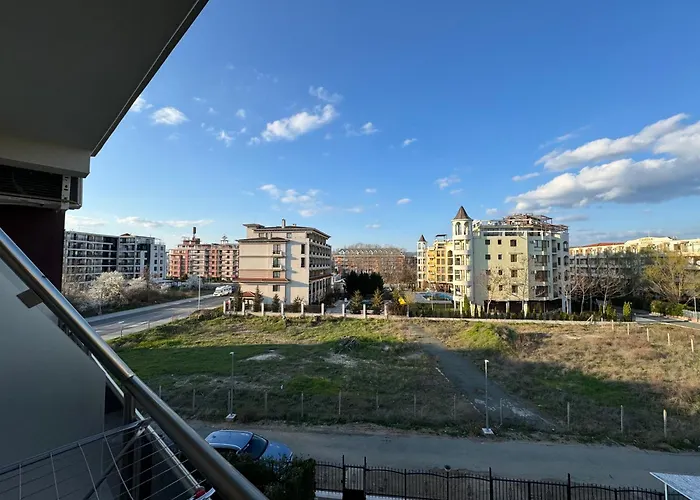 Апартамент Vip Vision 409 Sunny *